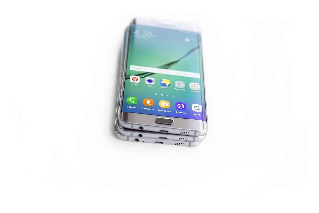 三星Galaxy S7 Edge 7100白色款閃耀登場(chǎng)，最新報(bào)價(jià)一覽