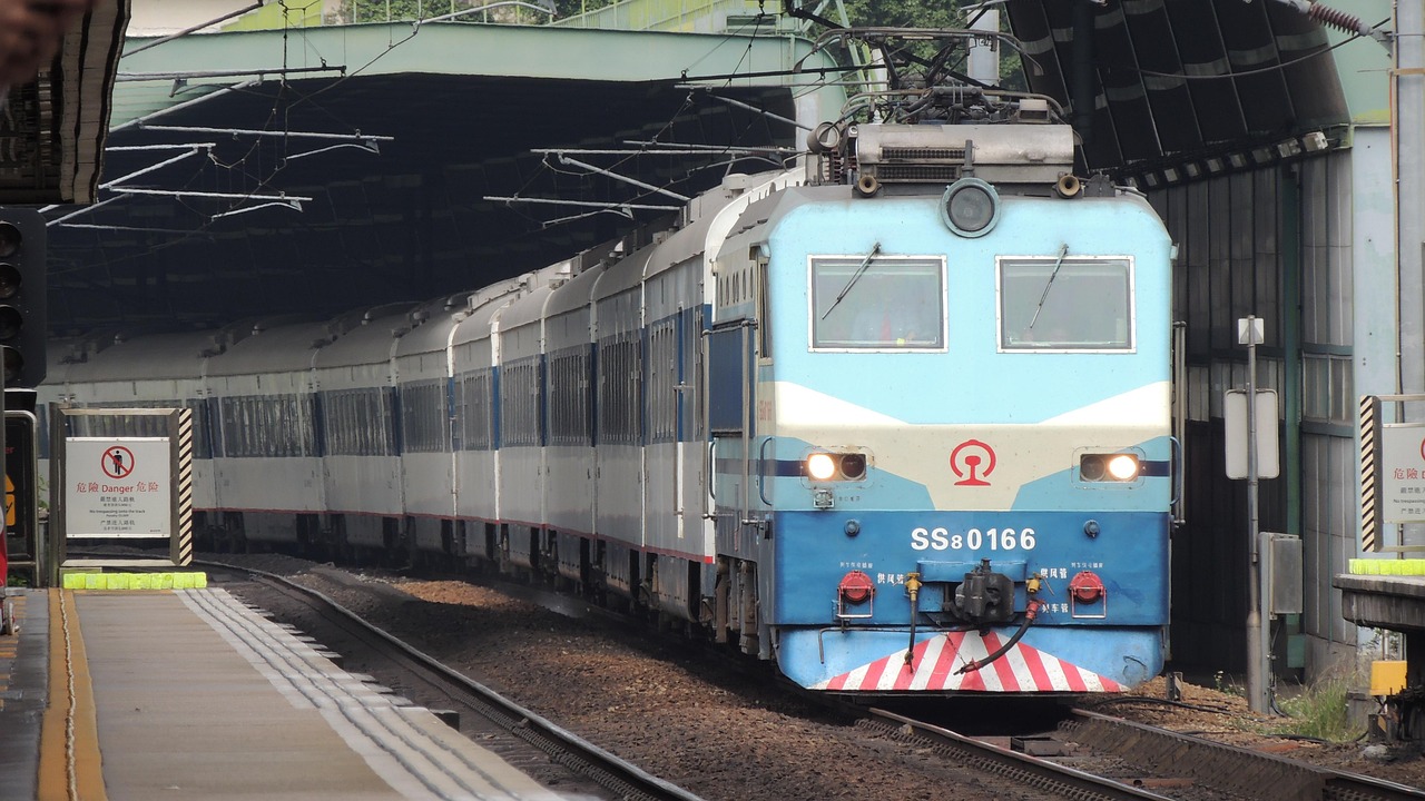 五菱燃油觀光車最新款，現(xiàn)代都市便捷與舒適的探索之旅